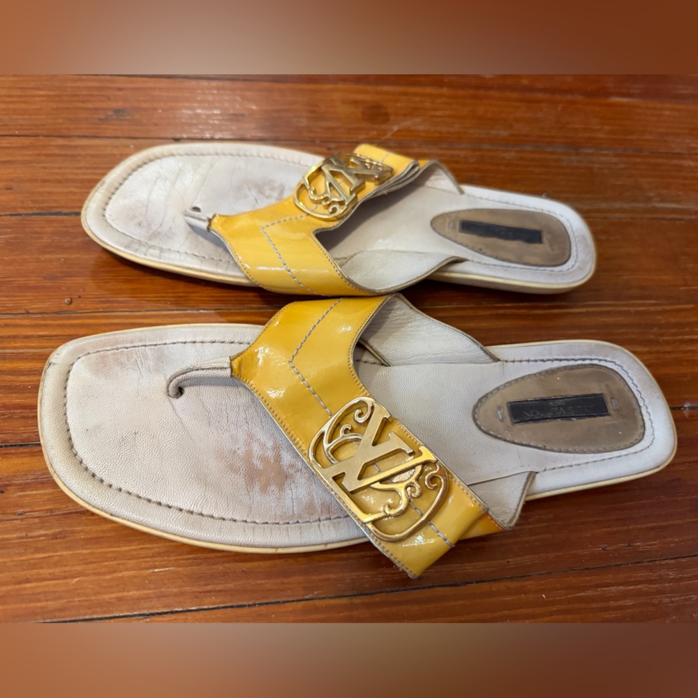 Authentic Louis Vuitton Patent Leather Gold Buckle Logo Slippers Size 8 - Picture 2 of 4